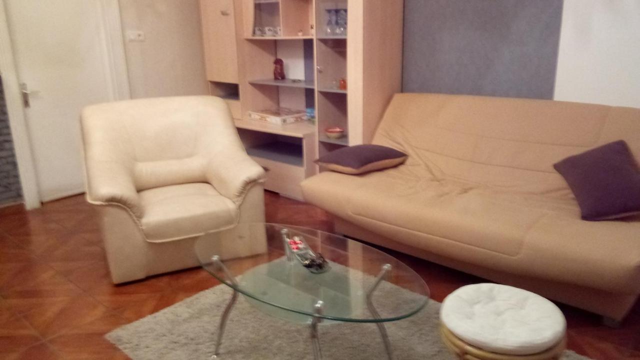 A L'Ombre De La Cascade Apartment Lemberg ภายนอก รูปภาพ
