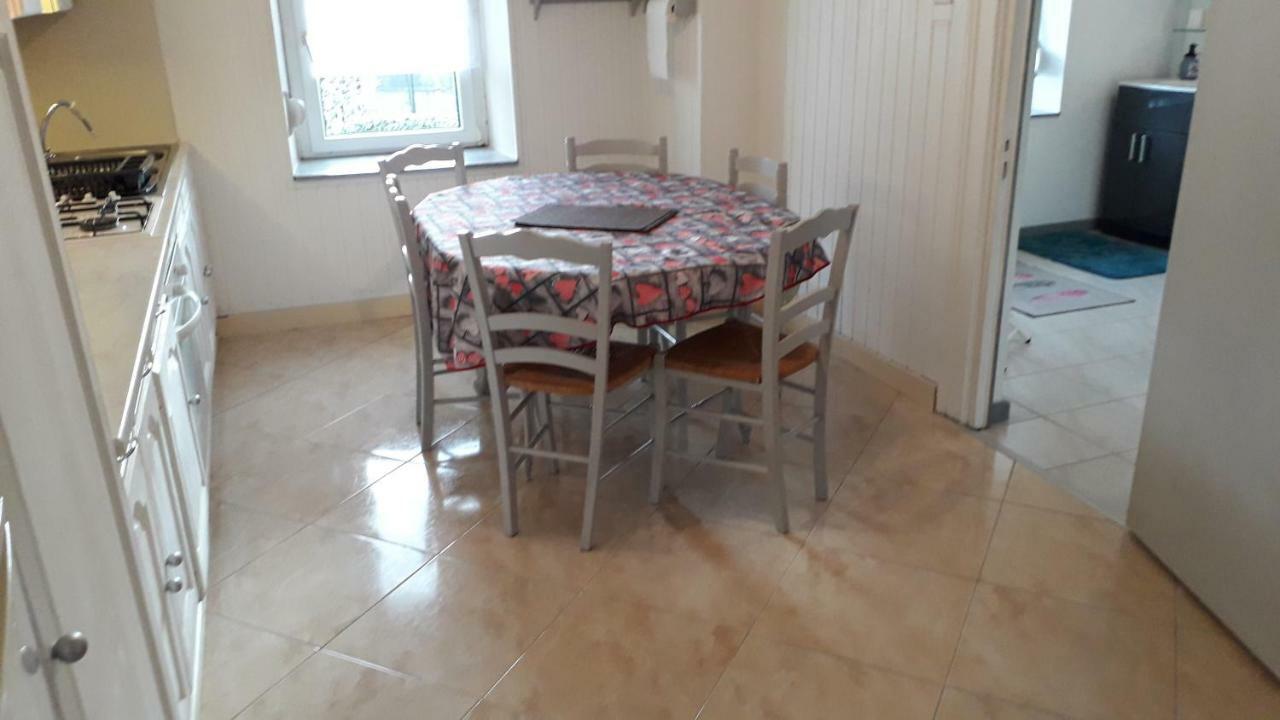 A L'Ombre De La Cascade Apartment Lemberg ภายนอก รูปภาพ
